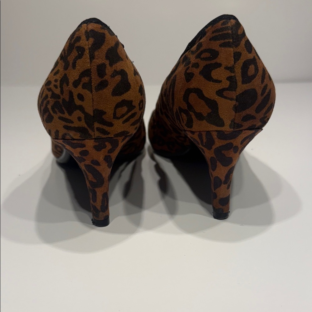 Naturalizer Leopard Print Heels - Picture 3 of 8